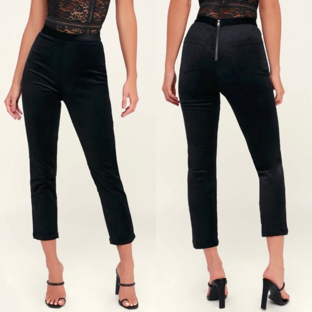 Lulu’s black velvet high rise ankle pants
